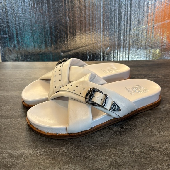 Vince Camuto Women's Amirya Flat Sandal.  Women’s 9.5 M. off white - Picture 2 of 7